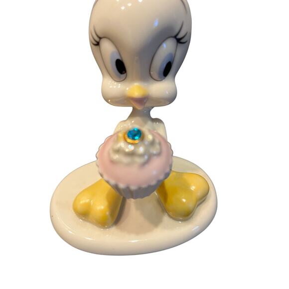 Lenox Figurine A Present From Tweety Bird Warner Bros Looney Tunes 4.5” - Picture 2 of 4